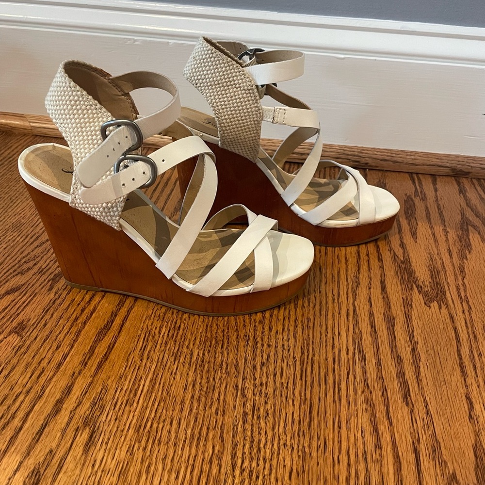 Lucky Brand Wedge Sandals